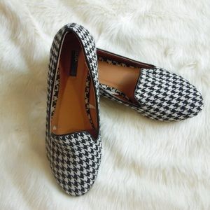 Urban Outfitters BDG Houndstooth Flats Size 7